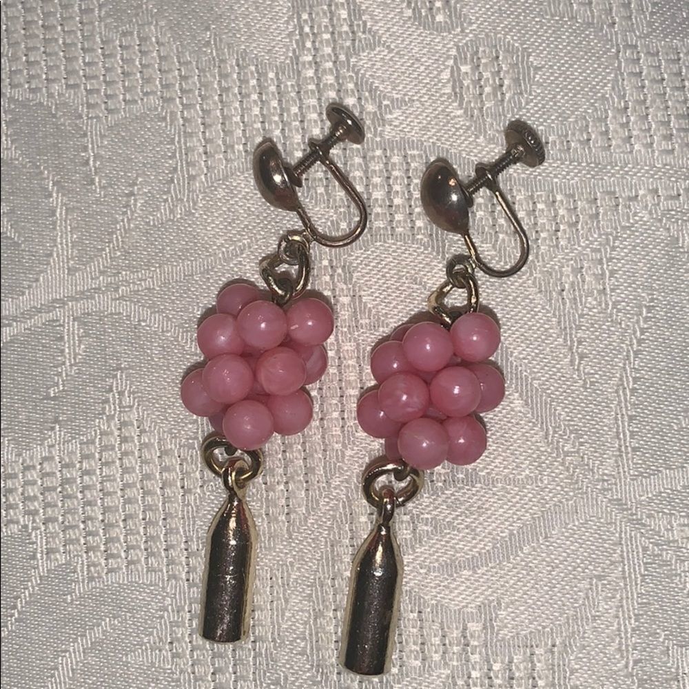 Vtg pink grapes & wine bottle dangling earrings
